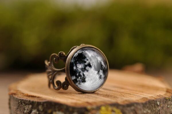 Vampire Full Moon Jewelry Ring - Image 6